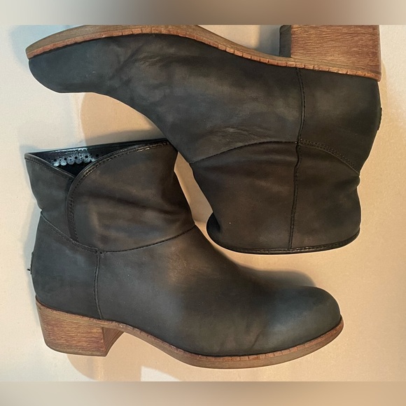 UGG AUSTRALIA DARLING S/N 1005898 DARK GRAY LEATHER CHUNKY HEEL BOOTS Size 8.5 - Picture 2 of 15